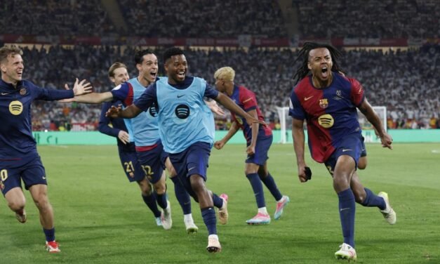 Jules Kounde renueva con el Barça hasta el 2030