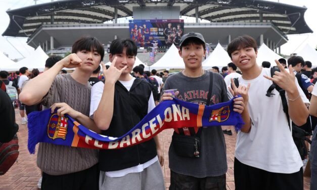 El Barça, ‘perseguido’ a todas partes por los aficionados coreanos