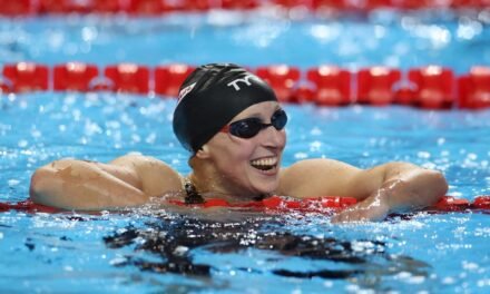 La reina Ledecky deja helada a McIntosh en la mejor final de 800 de la historia