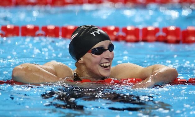 La reina Ledecky deja helada a McIntosh en la mejor final de 800 de la historia