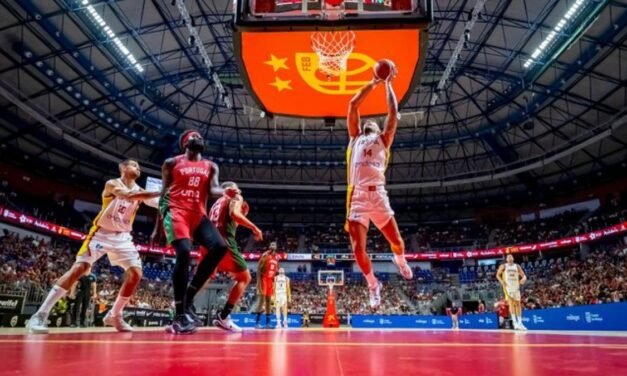 España empieza la preparación del Eurobasket con derrota, pero Scariolo tiene “claro el camino”