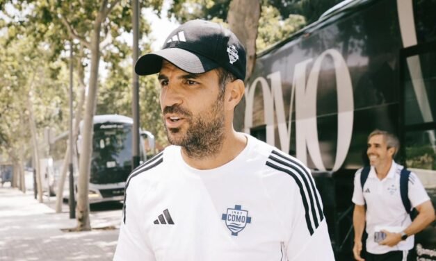 Cesc Fàbregas, sobre Iñaki Peña: “Los jugadores que pueden entrar en nuestra dinámica son bienvenidos”