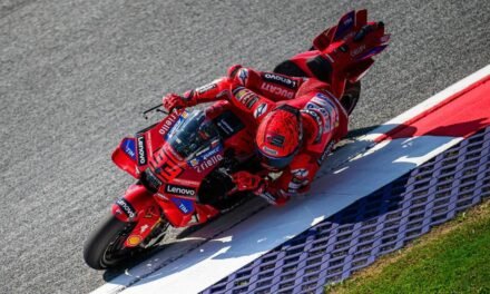 Marc Márquez empieza imponiendo su ley en Austria en la vuelta de vacaciones