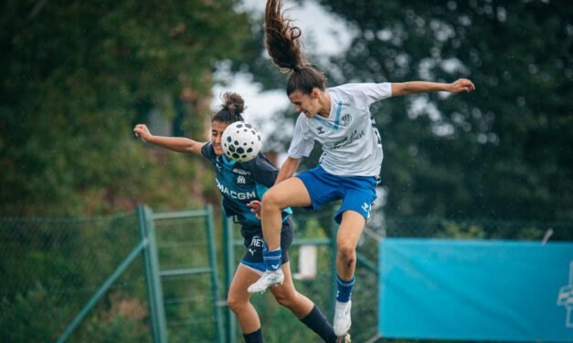 Tangana final entre jugadoras en el amistoso entre el Europa y el Olympique de Marsella