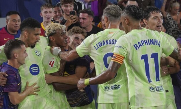 El Barça se apodera de la locura con un triunfo en el añadido en el campo del Levante