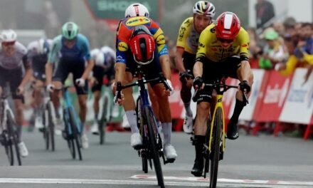 Vingegaard gana en un sprint de montaña por medio tubular y es el nuevo líder