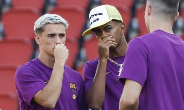 Gavi no logra esquivar de nuevo el quirófano por su rodilla y Fermín estará tres semanas de baja