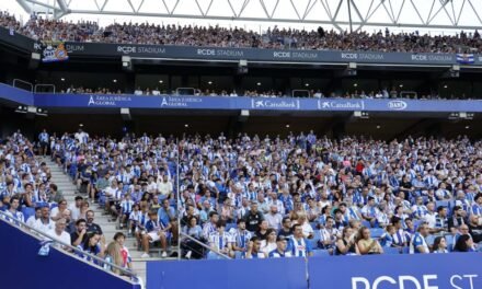 Colas en el RCDE Stadium para hacerse abonado de un Espanyol que encandila a Alan Pace