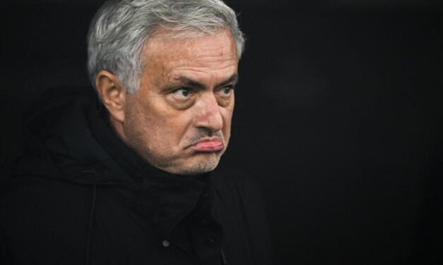 Mourinho, cerca del Benfica con un ojo puesto en el Chelsea