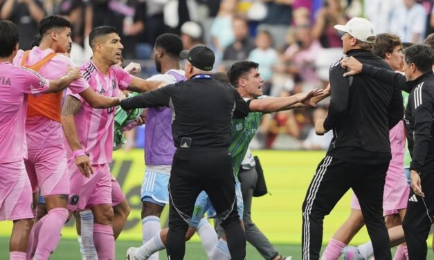 Luis Suárez, sancionado con seis partidos por su escupitajo en la final de la Leagues Cup