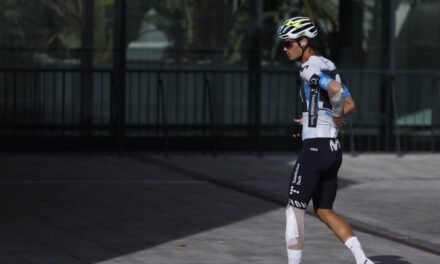 Javi Romo dice adiós a La Vuelta: “Me han jodido, creo que no me lo merezco”