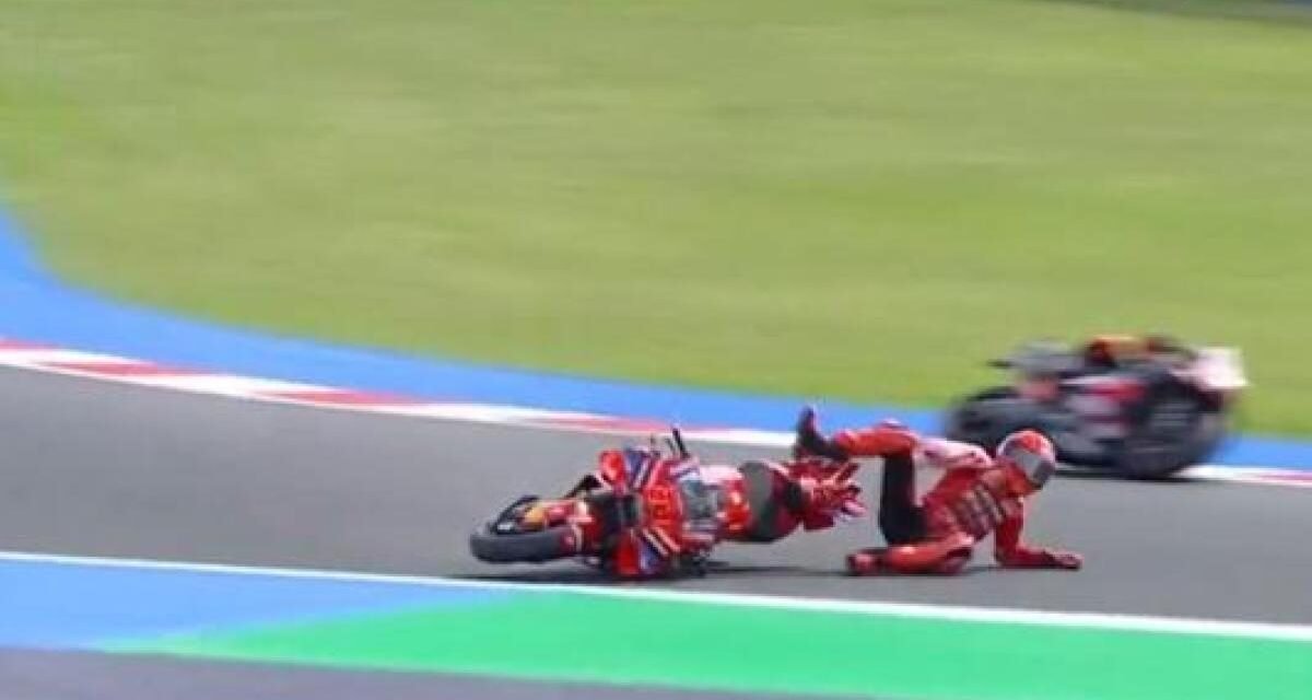 Saltó la sorpresa en Misano: Marc Márquez se cae en la Sprint… pero podrá ser campeón en Japón