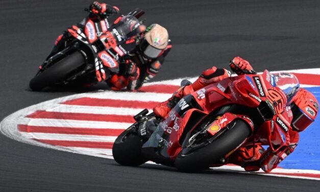 Marc Márquez no perdona en casa de Rossi y ya le salen las cuentas para coronarse en Japón