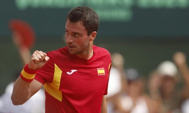 España fuerza el quinto partido ante Dinamarca