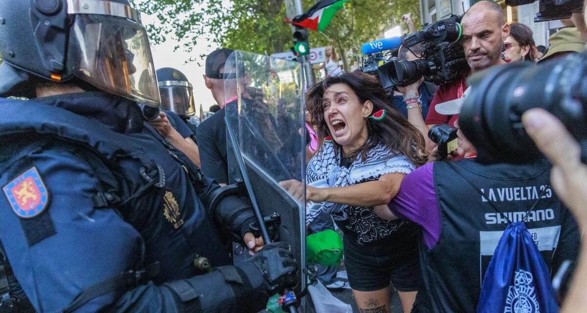 La Vuelta acaba en caos