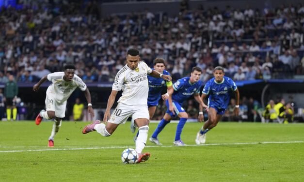 El Real Madrid remonta al Marsella con un penalti polémico