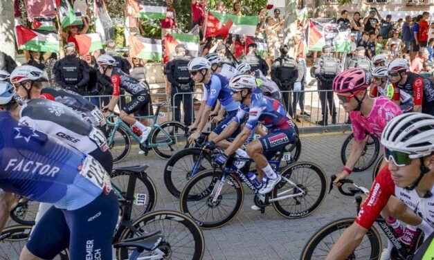El equipo Israel, de mimados a apestados en el pelotón
