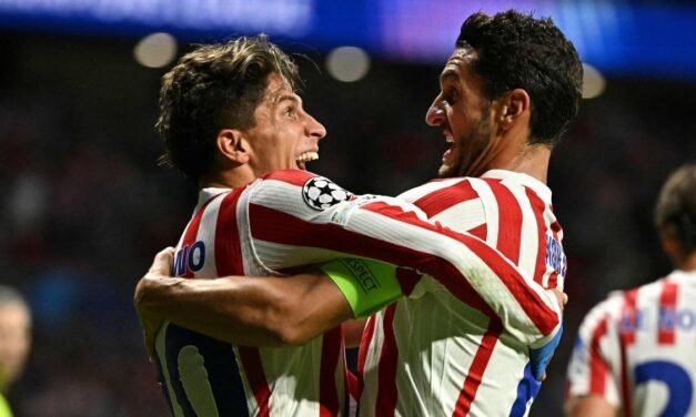 Los colchoneros se divierten como niños y el Eintracht es su juguete