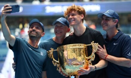 Sinner iguala a Nadal y Djokovic con dos coronas en Pekín tras batir a Tien en la final