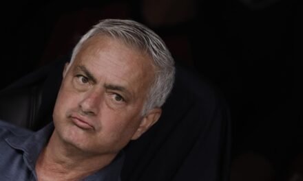 Mourinho elogia en público a un “chico no muy amado que hizo un partidazo”