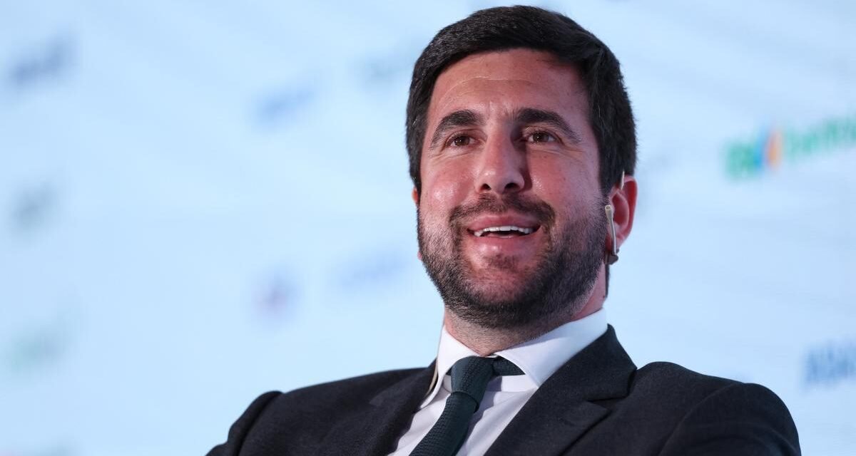 Enrique Riquelme responde al enfado de Florentino Pérez por su presencia en el palco del Metropolitano: “Me invitaron a ir”
