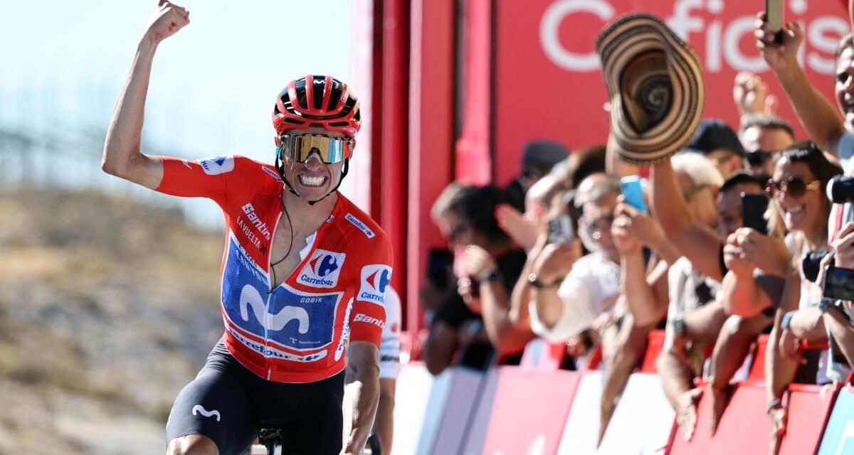 Enric Mas, líder de la Vuelta y de los pingüinos