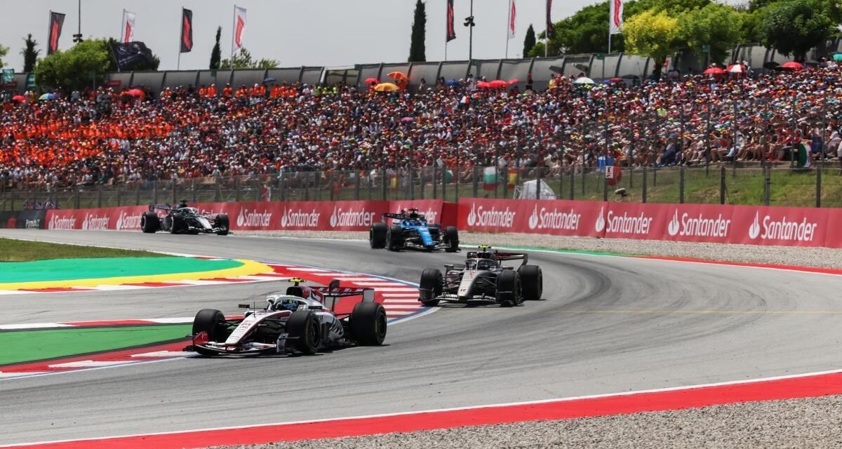 Dos décadas acelerando el futuro: Banco Santander y F1 se consagran con el nuevo GP de España