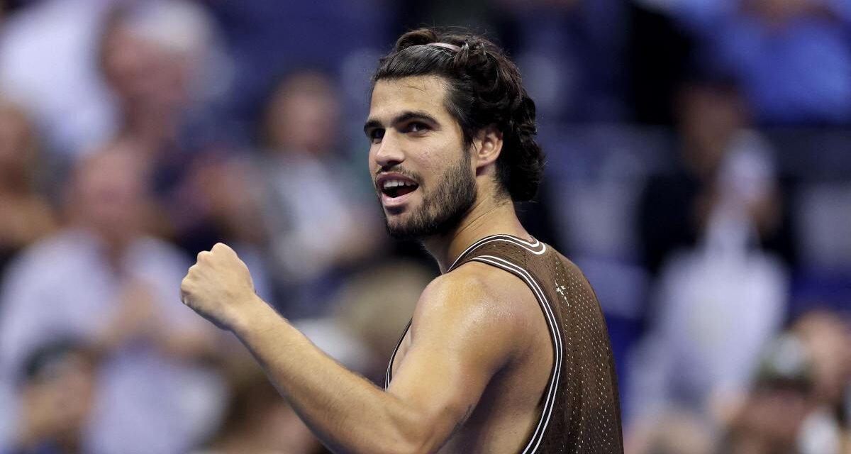 Alcaraz consolida su regreso tras una remontada para meterse en tercera ronda del US Open