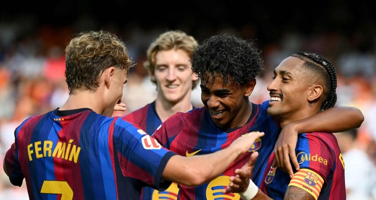 El Barça de Lamine arrolla al Valencia en un ensordecedor Mestalla que llega a su límite