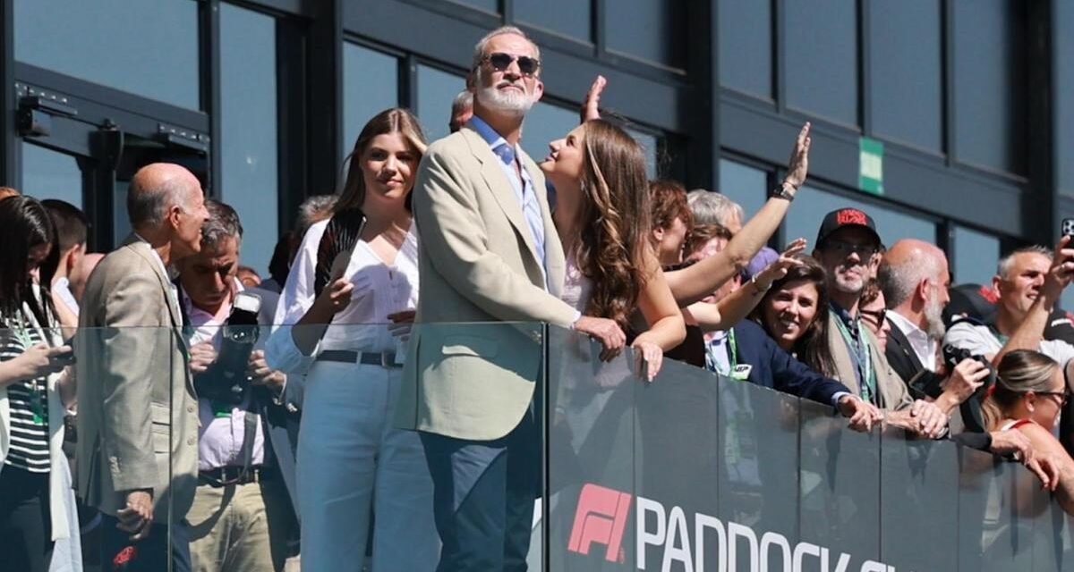 Felipe VI acude con la princesa Leonor y la infanta Sofía al GP de España en Madring