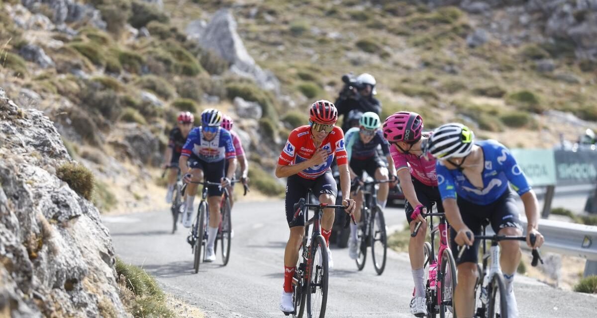 Enric Mas pasa de las urgencias a la paz de la Vuelta y la ambición por el Mundial