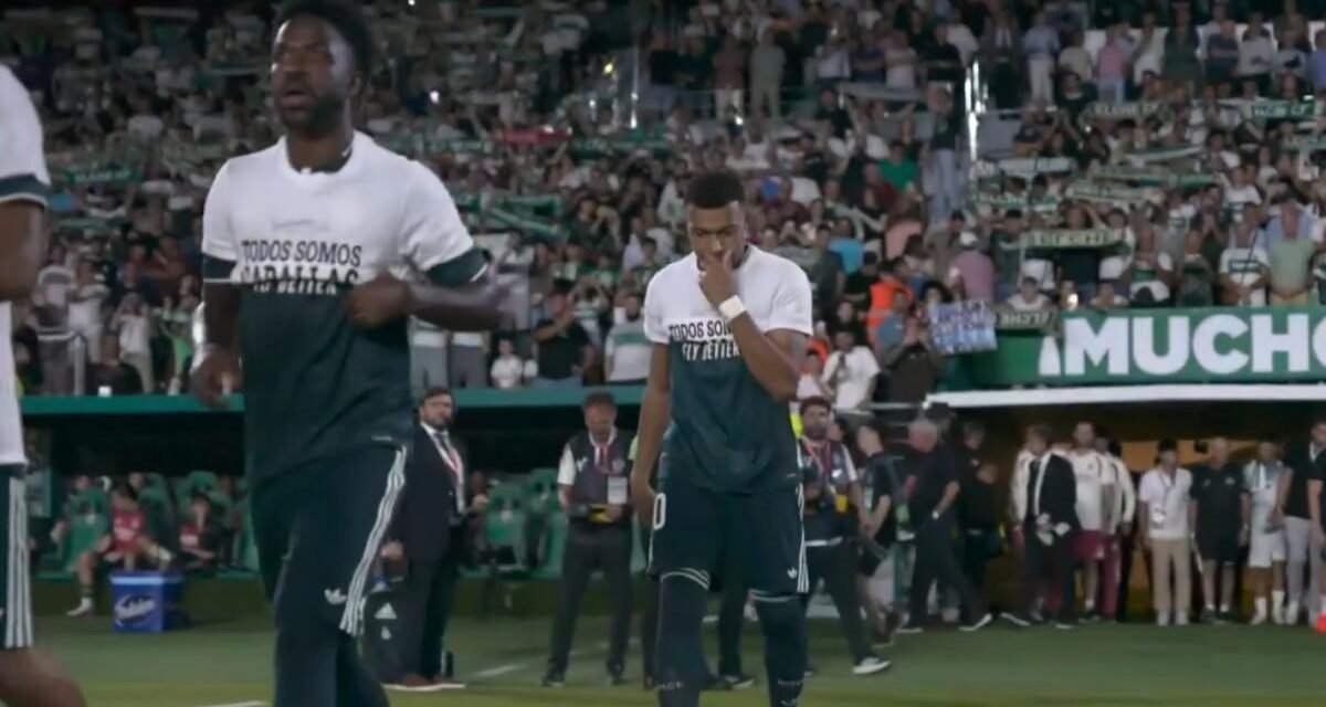 Vinícius, Mbappé y Konaté ocultan la camiseta de apoyo a Ceuta