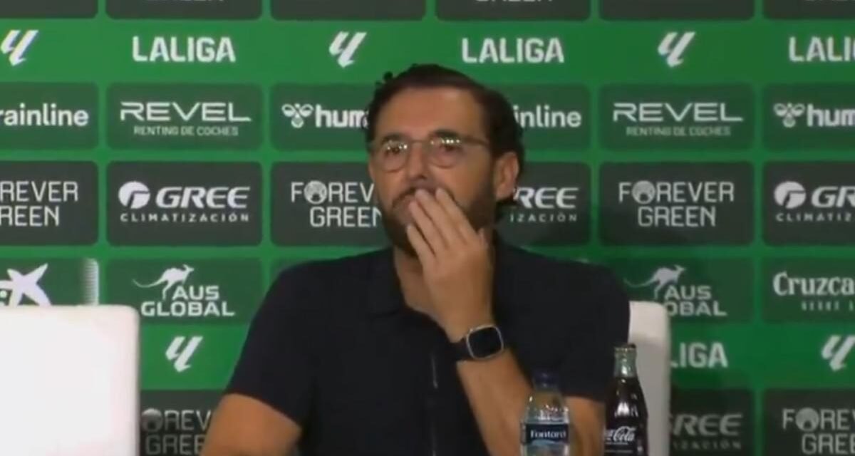 El surrealista momento de Bordalás en rueda de prensa: casi se marcha al ver que nadie le preguntaba