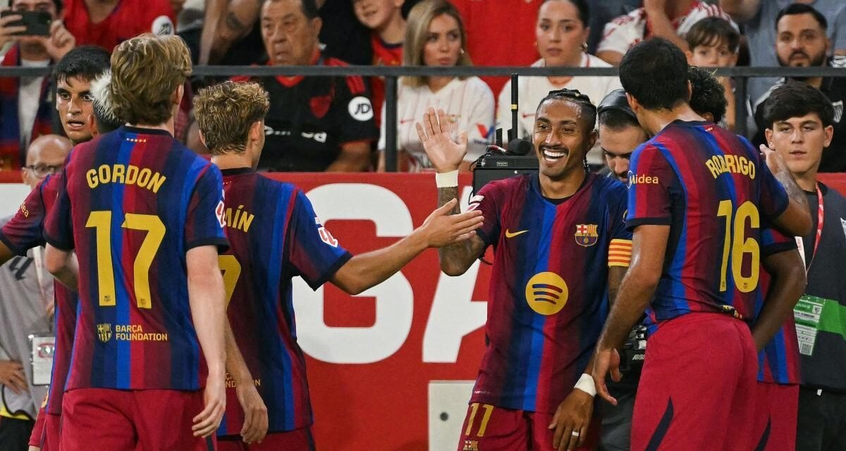 A Raphinha no hay quien le pare: el brasileño lidera al Barça en Sevilla con un hat-trick