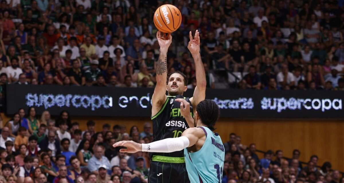 El mago Laprovittola regala la Supercopa a la Penya y endosa el primer revés al Barça de Sekulic