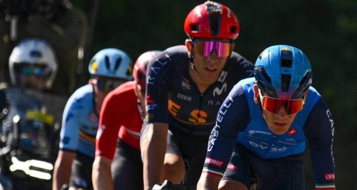 Héctor Álvarez se cuelga la plata de la prueba en ruta en el Mundial sub-23