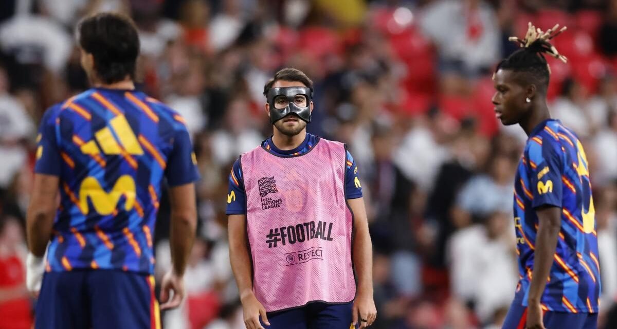 Eric García abandona la concentración de España por unas molestias en la rodilla