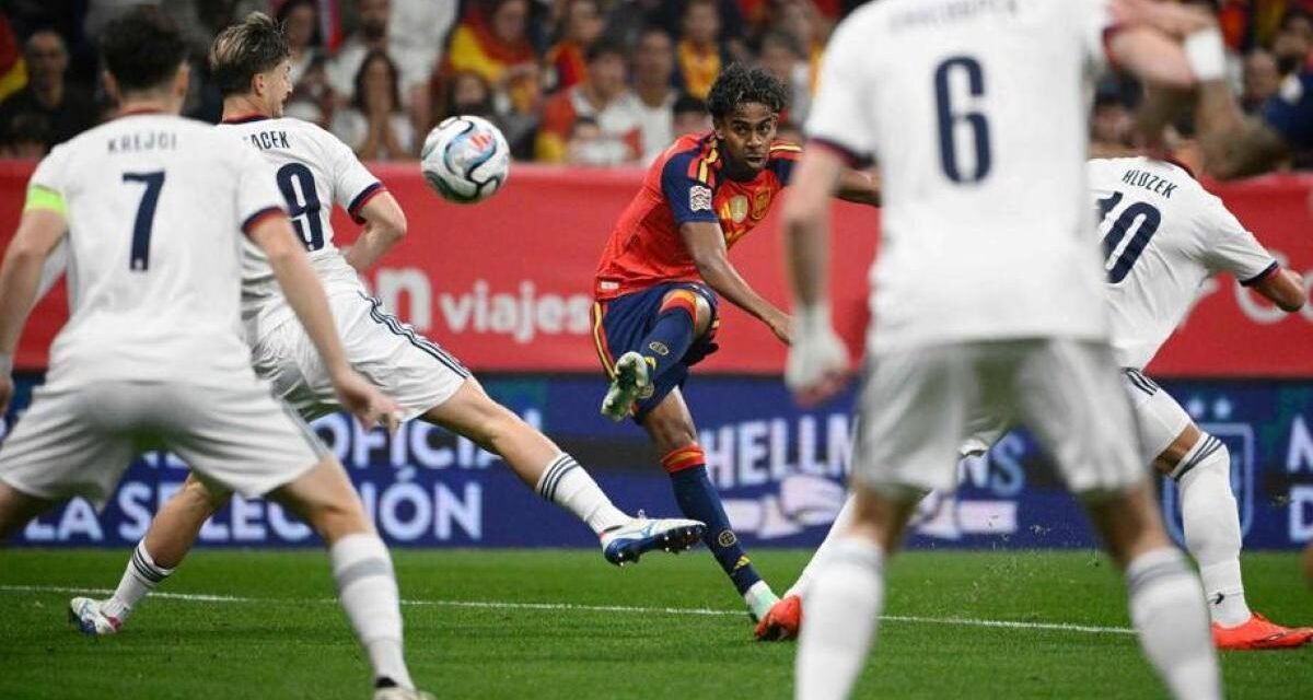 España vence a Chequia con una gran primera mitad y sufriendo en la segunda