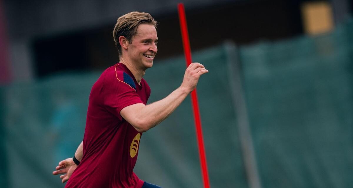 De Jong se entrena con el grupo por primera vez desde su lesión de ligamentos